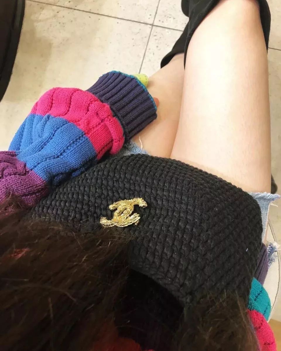 公布恋情被公司开除背假香奈儿都能带货说她是“人间毒药”我服！