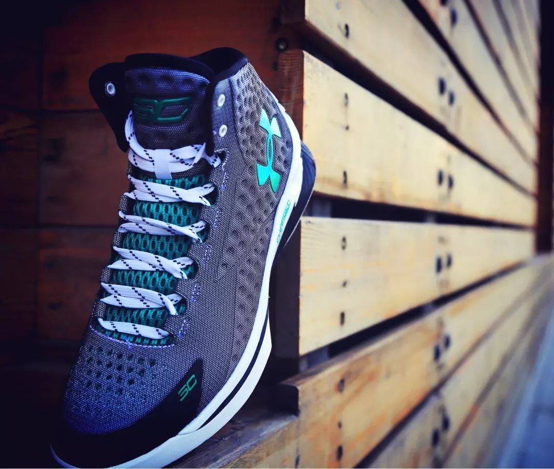 晒鞋|NigelSylvesterxAJ1做旧设计强势围观!AJ4代愤怒的公牛