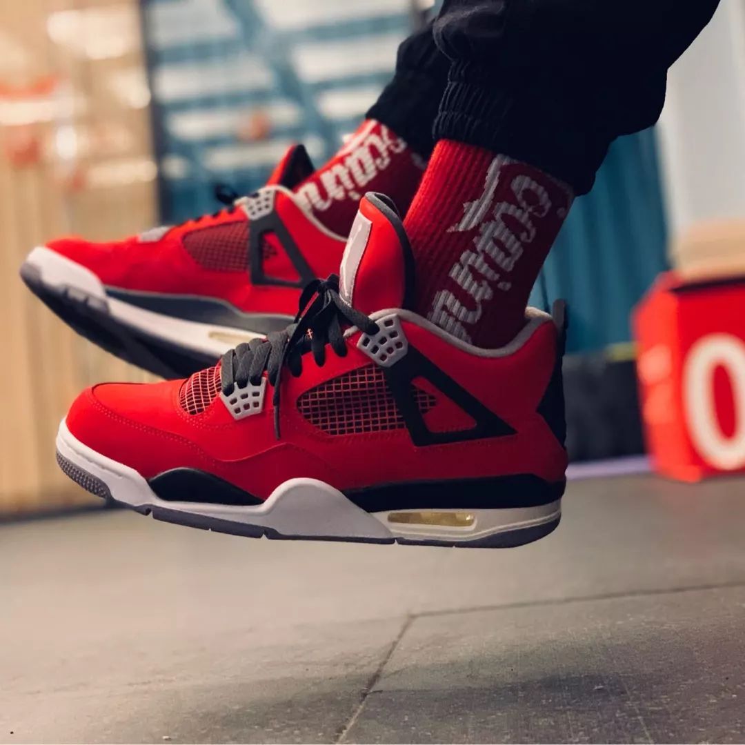 晒鞋|NigelSylvesterxAJ1做旧设计强势围观!AJ4代愤怒的公牛