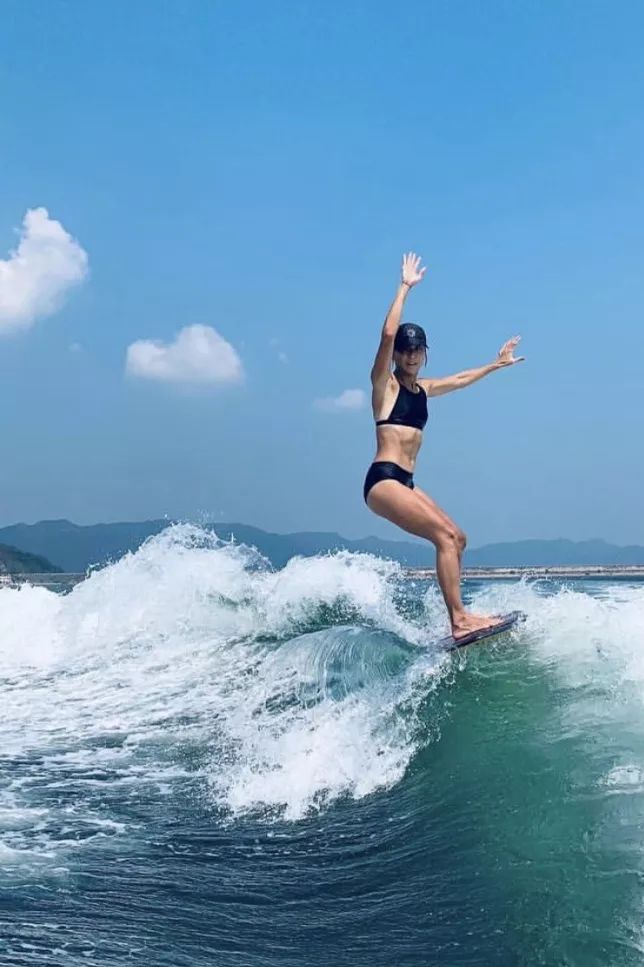 女人生了小孩变老了,女人生完小孩很容易变老吗