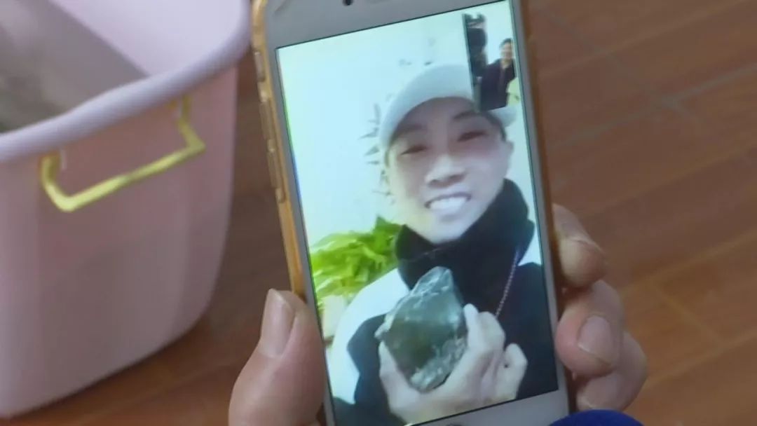 小伙捡到上亿的石太岁,山东小伙捡太岁