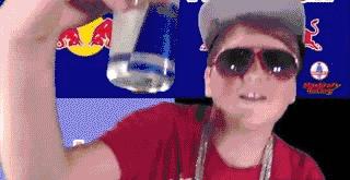 瞬间提神哪个饮料最好,红牛真的有提神醒脑的功能吗