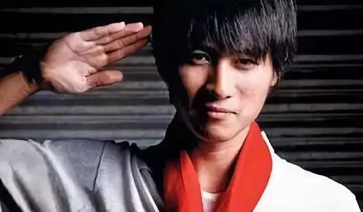 松江二中校庆韩寒,上海韩寒发表长文