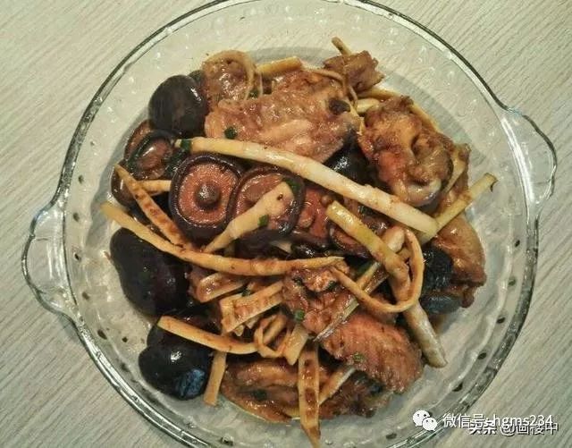 竹笋味道特别好口感还特别的脆嫩,竹笋最嫩的地方