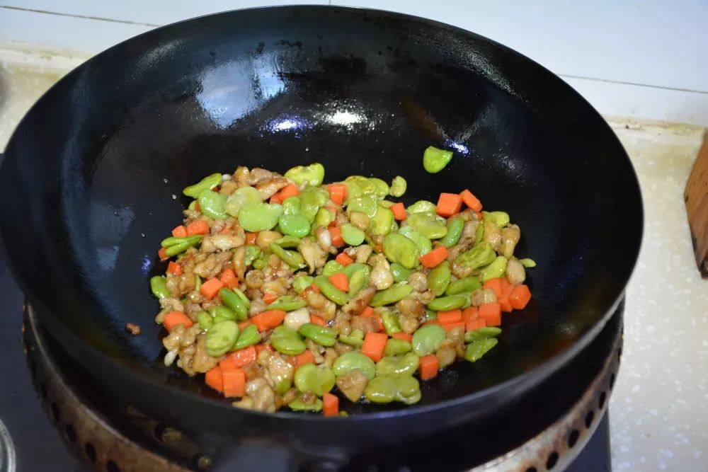 嫩蚕豆不带壳怎么吃,嫩蚕豆什么时候吃