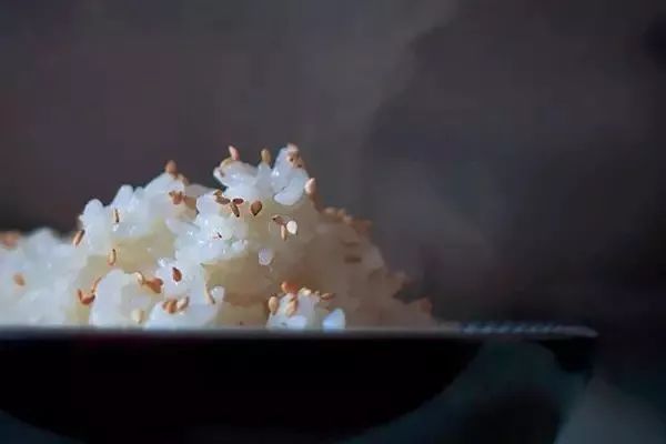 婚前择偶指南图,年轻男女婚前择偶的一个重要问题