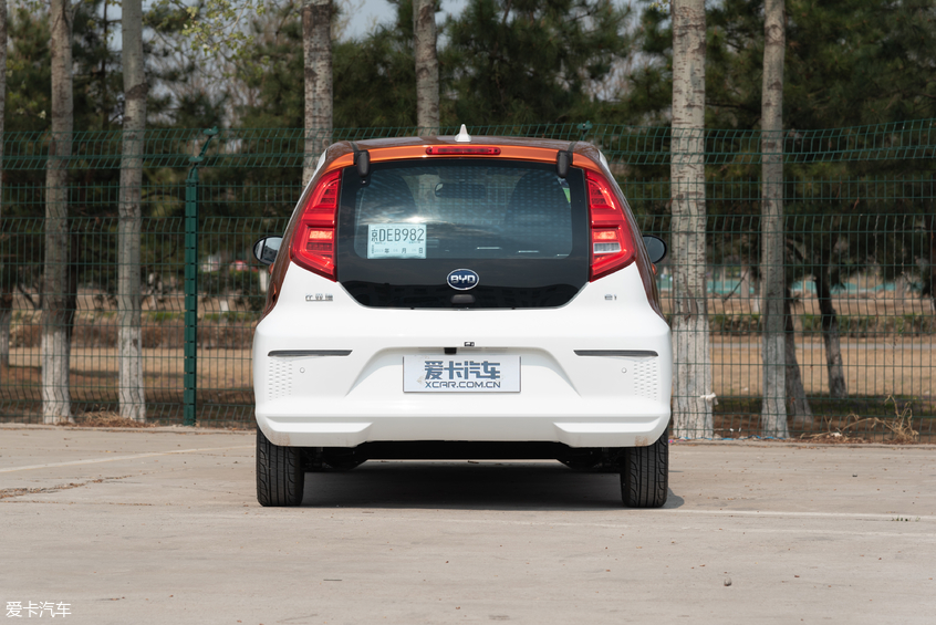 表现出乎意料好开不贵的入门级电动车比亚迪e1