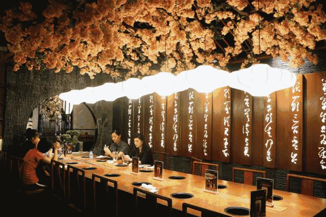 呷哺呷哺现在前景如何,呷哺呷哺集团2023年亏损吗