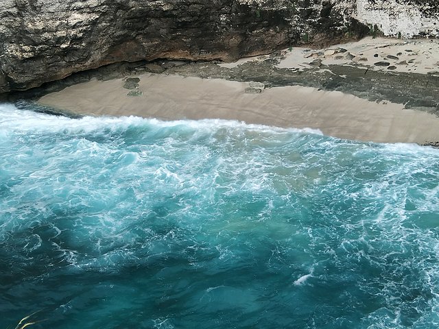 巴厘岛漂流跟团游一日游,巴厘岛冲浪潜水行程推荐