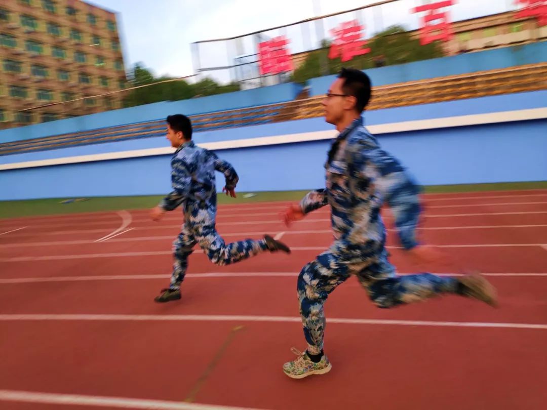 跑前热身跑后拉伸全攻略,十公里跑前热身跑后拉伸