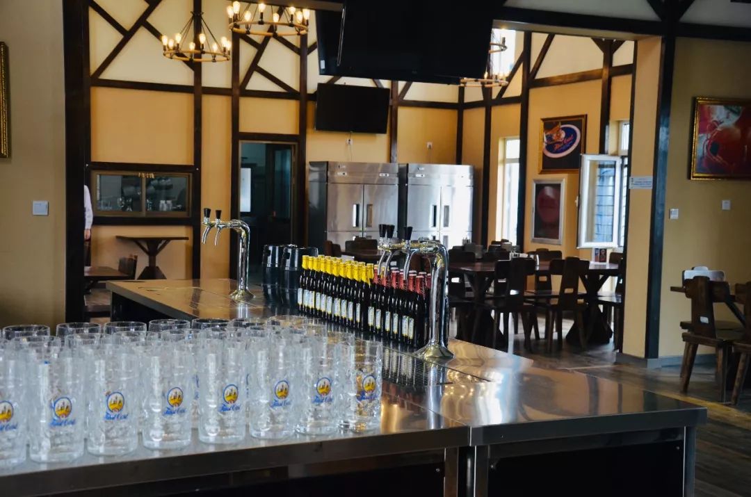 啤酒城网红地标,金沙滩网红酒吧