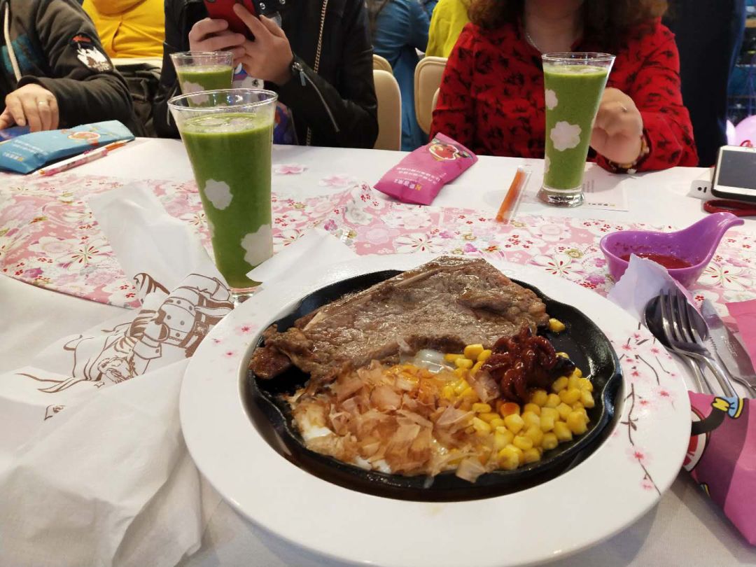 终于在南京尝到了小章鱼牛排!