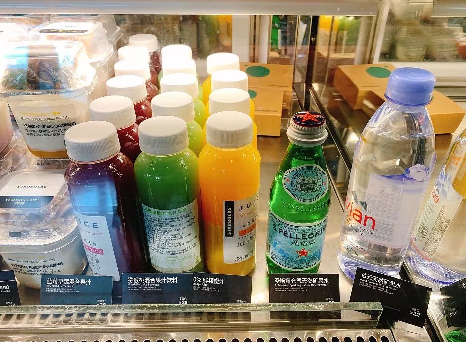 星巴克中杯大杯超大杯哪个划算,星巴克拿铁大杯跟超大杯区别