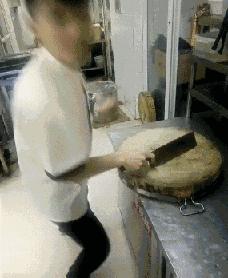 手指被纸划破为什么比刀还痛,手指被割伤了为什么会肿