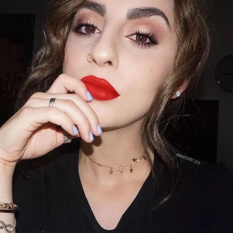 男生一般喜欢什么颜色的口红,男生喜欢什么味道的口红