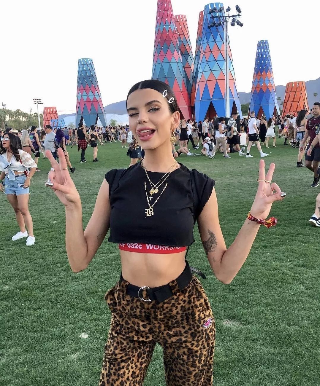 内衣的多种穿搭,夏天的内衣怎么穿才优雅显瘦舒服