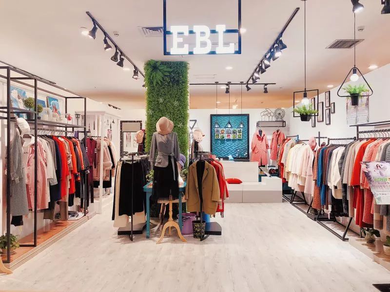 十堰美女千千万,昨天邮电街上就占了一大半!啥情况?