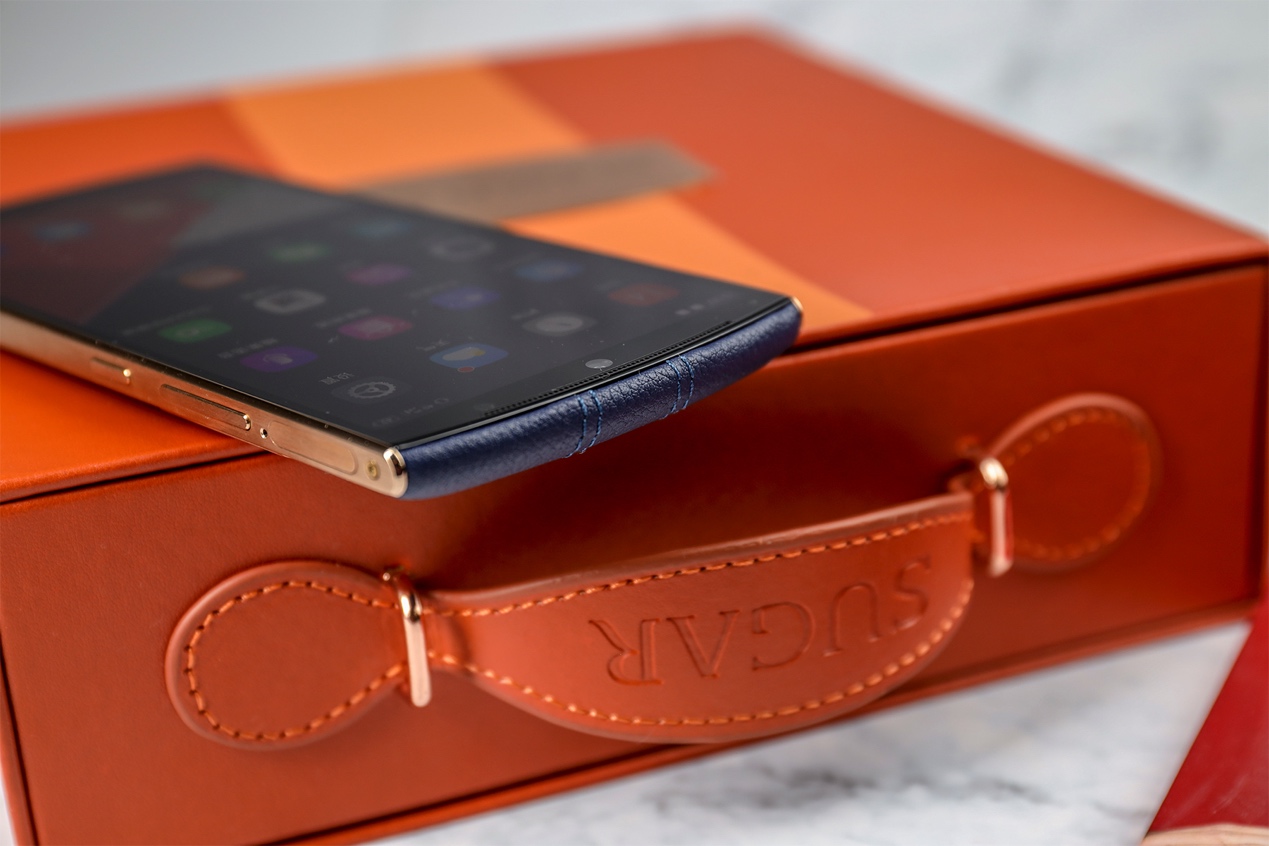 糖果翻译手机S30图赏：让你畅通全球的随身翻译官