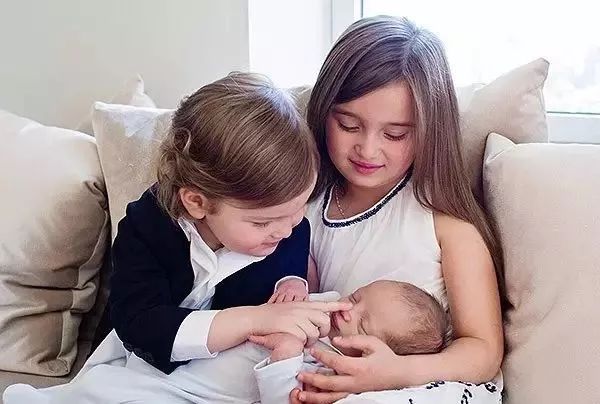 特朗普女儿生活私密照曝光，终于明白谁是贵族，谁是土豪