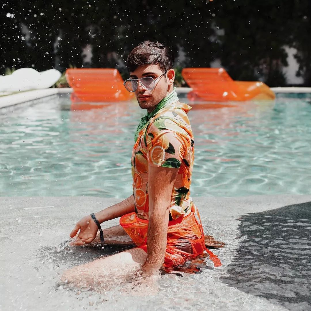 据说美国最骚的仔们都来这片沙漠里开趴