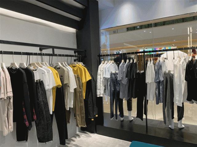 5个1定要去这里的理由：奶茶买一送一、蛋糕免费吃,还有iphoneXR可以…