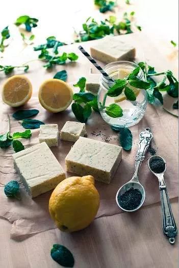 什么妙招让高跟鞋穿多久都不累,高跟鞋擦点油