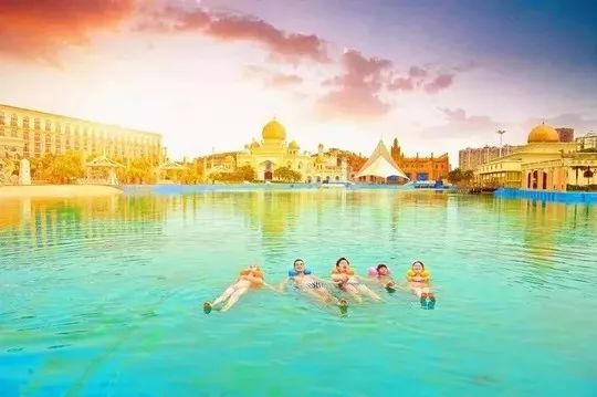 观赏川剧,采摘桑葚和观看马戏表演