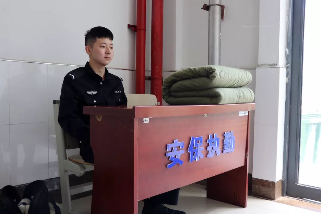 在警察学院的一天,在看守所体验一天生活