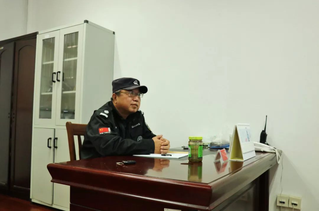 在警察学院的一天,在看守所体验一天生活