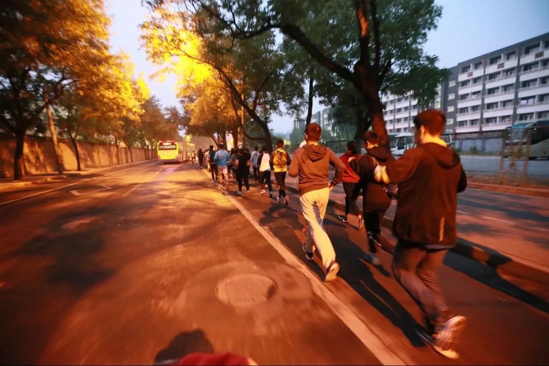 他们的青春，有你年轻时玩户外的影子