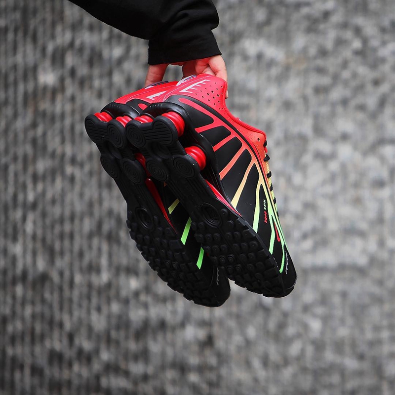 nike鞋面彩色斑点,nike鞋面发光