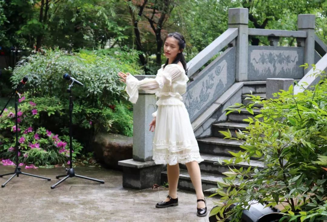 快乐体验快乐成长,快乐体验成长绘画二年级