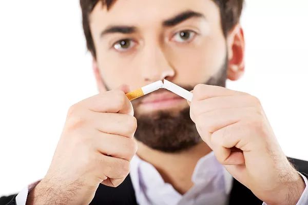 抽*子烟电**有助戒烟?江苏疾控“打脸”:别天真了!