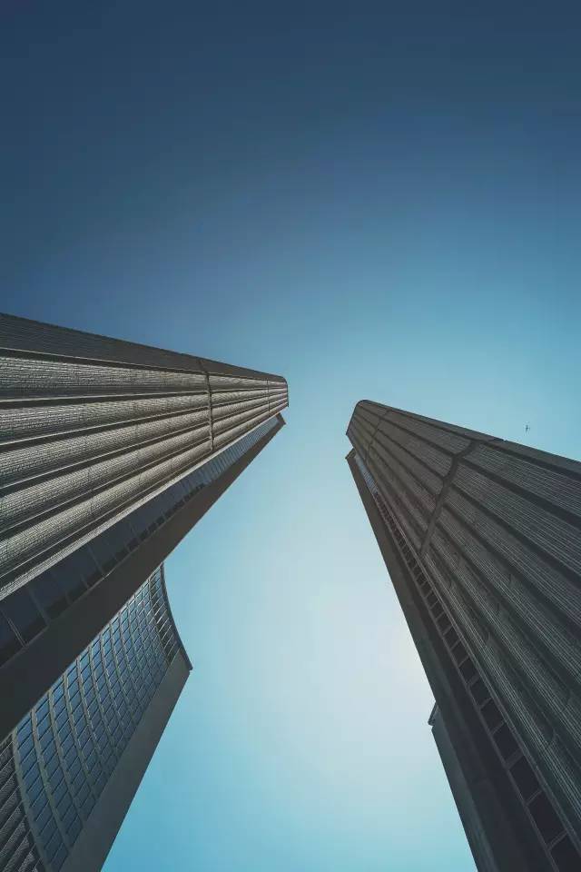 广角镜头怎么玩出新花样,最佳的广角镜头