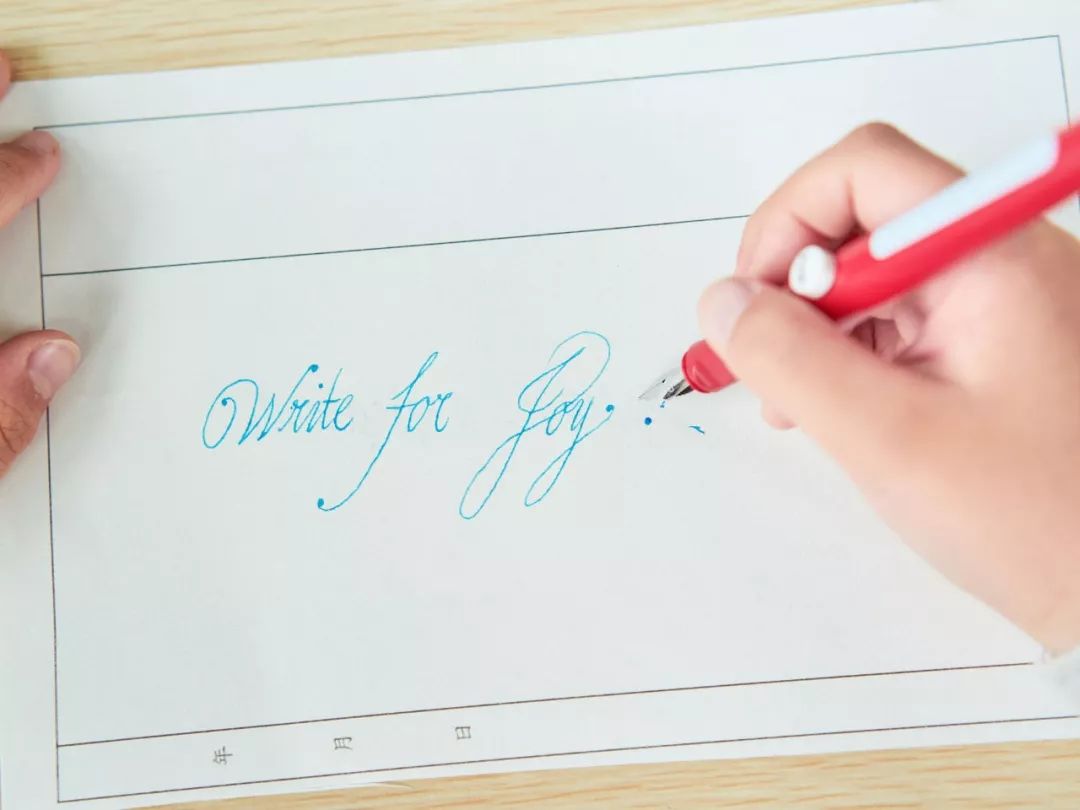 好看儿童小巧轻便钢笔大测评,学生便宜又好看的钢笔