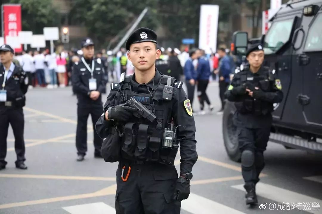 成都特警夜巡,成都特警最新消息