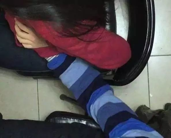 可恶！家长花高价请名师家教，他竟多次强奸17岁女儿！