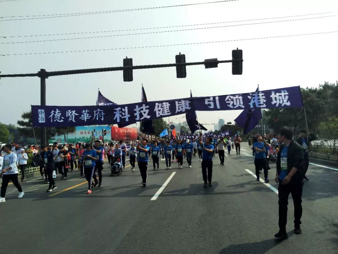 秦皇岛马拉松开跑完整视频,秦皇岛马拉松抢眼镜头