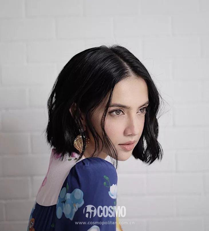 洪欣时尚穿搭,52岁洪欣日不落蔡依林