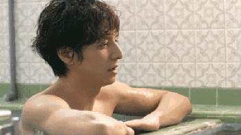 皮肤清洁出黑色的东西,皮肤挤出白色膏状很臭怎么办