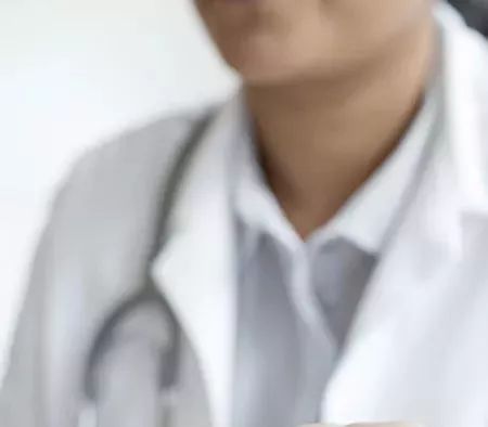 4岁孩子吃下两勺菜,4岁小孩吃下两勺菜