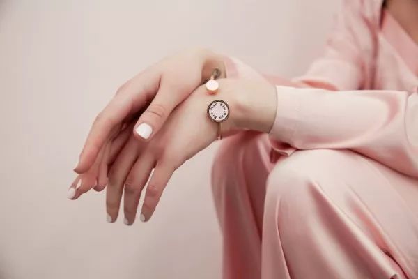 驱蚊手环林允,林允驱蚊手环