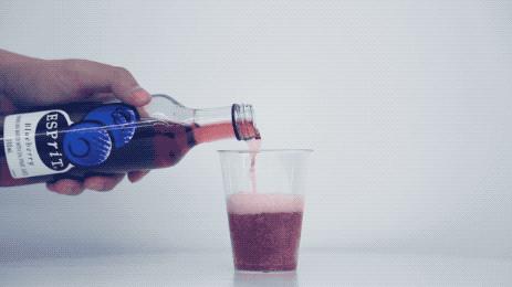 涂口红的女人是不是靠不住,涂口红女生太妖艳了