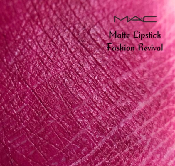 涂口红的女人是不是靠不住,涂口红女生太妖艳了