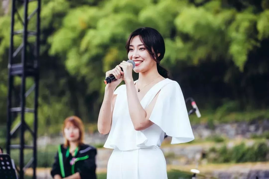 艾森巴赫献中国户外首秀，2019辰山草地广播音乐节收官，但精彩仍在继续！