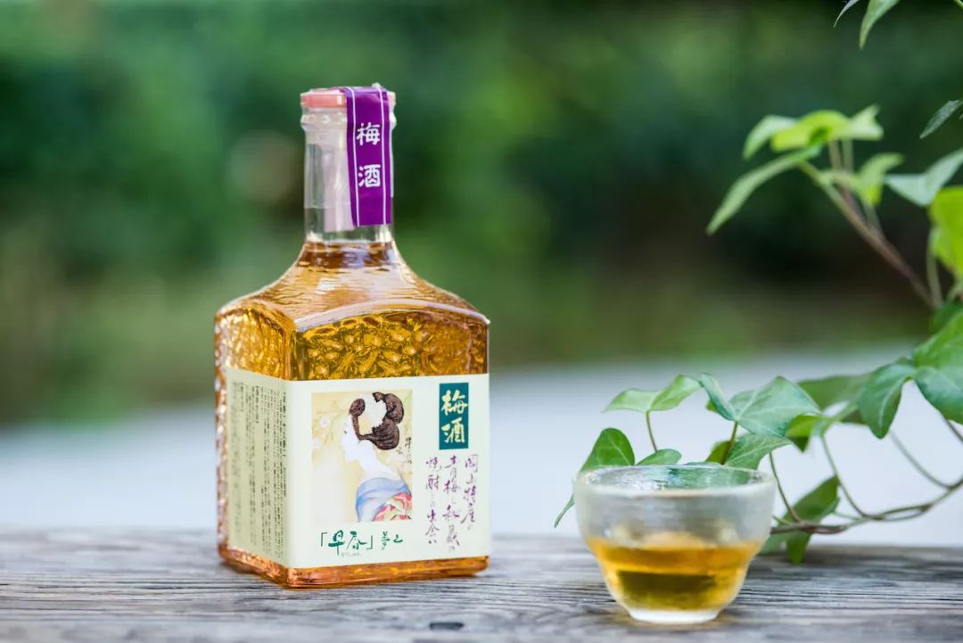 别感叹空留遗憾,趁现在带上好酒陪父亲喝两杯