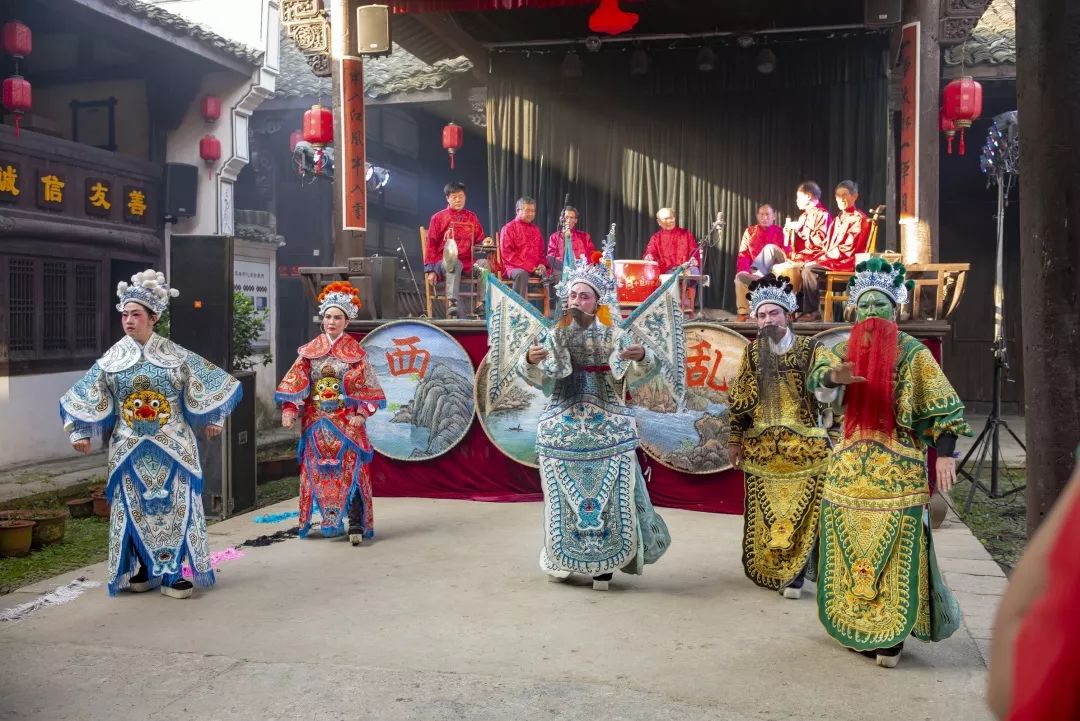 明星车手见面会、舞台表演、现场福利,车迷日最强攻略在这里!