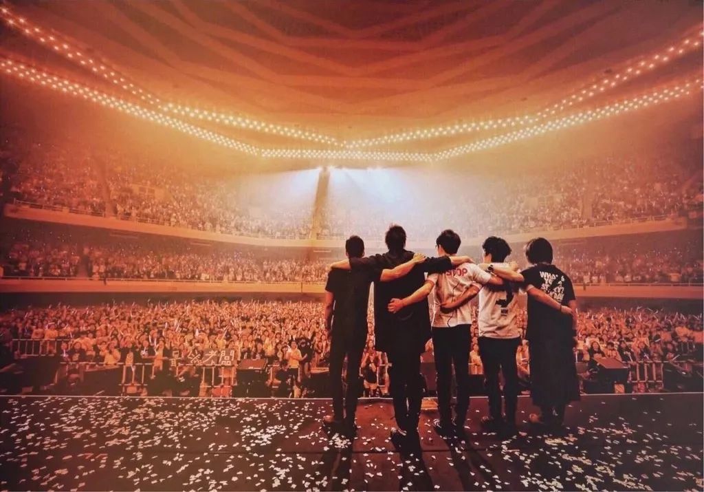 LOOK|*月天五**新电影·里面有你吗？