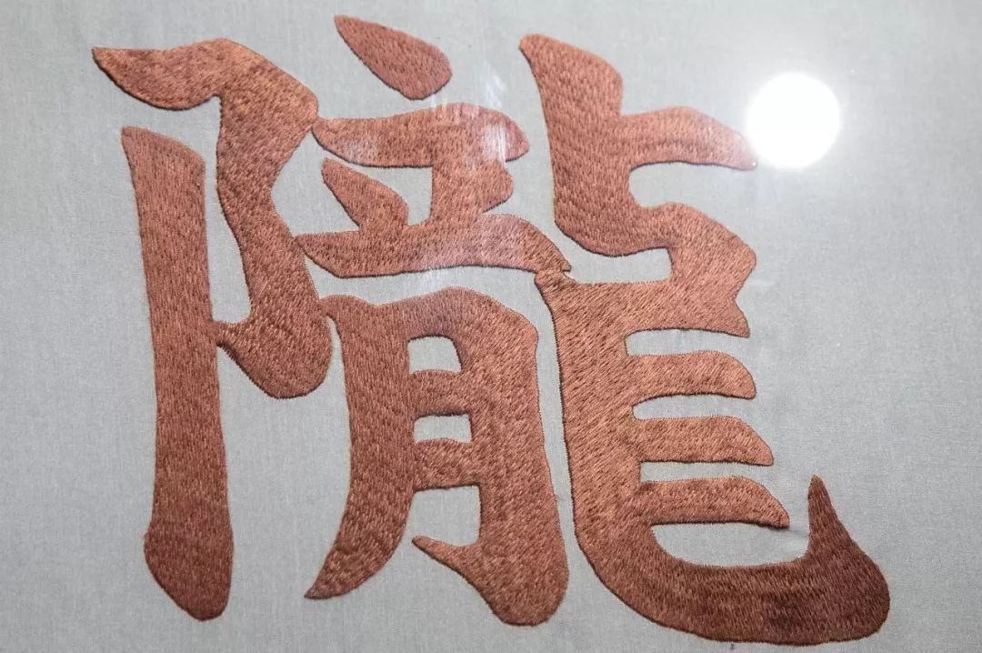 浦东新地标480米,上海浦东逛吃一条街