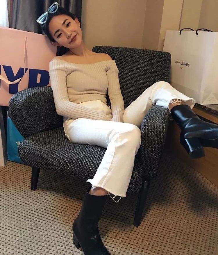 保姆级拍照姿势很火,保姆级拍照动作教程